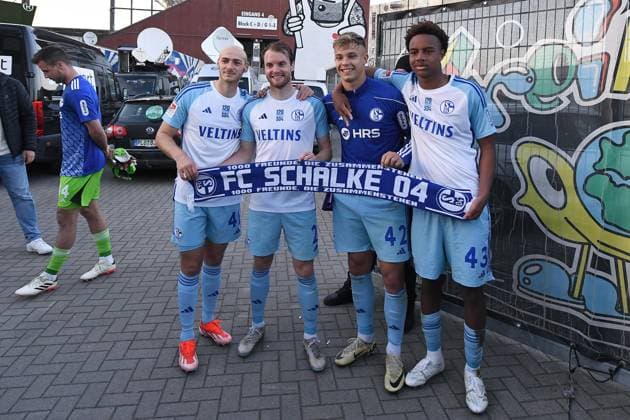 Soccer 2 Bundesliga 32 Matchday VfL Osnabrück FC Schalke 04 on 07 05 2024 at Millerntor Stadium in Hamburg V l n r Henning Matriciani Schalke Thomas Ouwejan Schalke Keke Maximilian Topp Schalke Assan Ouedraogo Schalke xRx