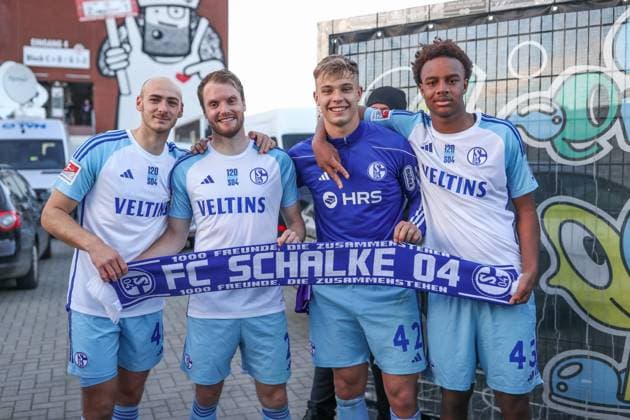 07 05 2024, Football, Season 2023 2024, 2 Bundesliga, Matchday 32, VfL Osnabrück FC Schalke 04, f l Henning Matriciani FC Schalke 04 , Thomas Ouwejan FC Schalke 04 , Keke Topp FC Schalke 04 , Assan OuÃ draogo FC Schalke 04 Hamburg Stadion am Millerntor Hamburg Germany xRHR PHOTO TRx Copyright: TimxRehbein RHR-FOTOx RHR-FOTO TR