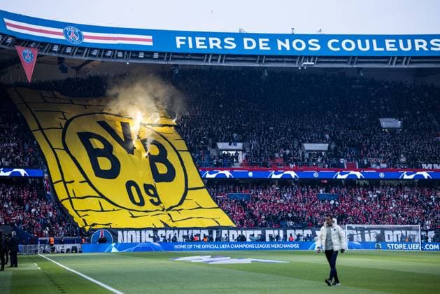 UEFA Champions League FC Paris Saint Germain Borussia Dortmund 07 05 2024 Choreography of the fans of FC Paris Saint Germain The Borussia Dortmund logo in a wall burning with Bengalos UEFA Champions League FC Paris Saint Germain Borussia Dortmund , Paris, Parc des Princes Copyright: xBEAUTIFULxSPORTS Wunderlx