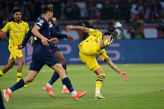 07 05 2024, xjrdrx, Football UEFA Champions League, Paris St Germain Borussia Dortmund emspor, v l Achraf Hakimi PSG Paris St Germain Ousame Dembele PSG Paris St Germain Jadon Sancho Borussia Dortmund Zweikampf, Aktion, action, battle for the ball DFL DFB REGULATIONS PROHIBIT ANY USE OF PHOTOGRAPHS as IMAGE SEQUENCES and or QUASI VIDEO Paris