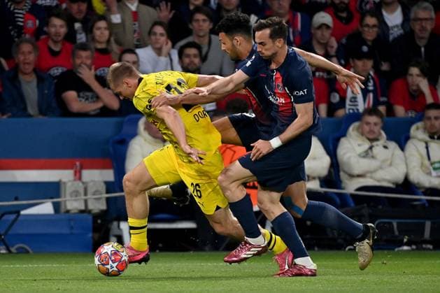 07 05 2024, xjrdrx, Football UEFA Champions League, Paris St Germain Borussia Dortmund emspor, v l Julian Ryerson Borussia Dortmund Goncalo Ramos PSG Paris St Germain Fabian Ruiz PSG Paris St Germain Zweikampf, Aktion, action, battle for the ball DFL DFB REGULATIONS PROHIBIT ANY USE OF PHOTOGRAPHS as IMAGE SEQUENCES and or QUASI VIDEO Paris
