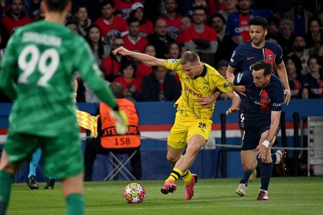 07 05 2024, xjrdrx, Football UEFA Champions League, Paris St Germain Borussia Dortmund emspor, v l Julian Ryerson Borussia Dortmund Goncalo Ramos PSG Paris St Germain Fabian Ruiz PSG Paris St Germain Zweikampf, Aktion, action, battle for the ball DFL DFB REGULATIONS PROHIBIT ANY USE OF PHOTOGRAPHS as IMAGE SEQUENCES and or QUASI VIDEO Paris