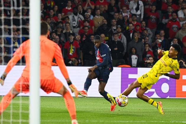 Ousmane DEMBELE ( 10 - PSG ) and Ian Maatsen ( 22 - Borussia Dortmund ) during the UEFA Champions League match between Paris Saint Germain and Borussia Dortmund at Parc Des Princes on May 07, 2024 in Paris, France. ( Photo by federico pestellini panoramic ) - FOOTBALL : PSG vs Borussia Dortmund - Ligue des Champions - 07 05 2024 FedericoPestellini Panoramic 
