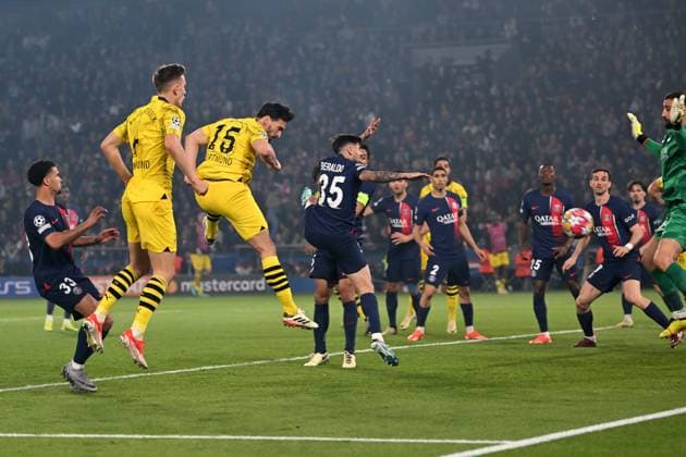 Paris, Parc des Princes, 07 05 24, GER, Men, UEFA Champions League, Semi-final, Season 2023 2024, Paris Saint Germain Borussia Dortmund Picture Mats HUMMELS Dortmund makes the goal 0 1 Only for editorial use UEFA regulations prohibit any use of photographs as image sequences and or quasi video France