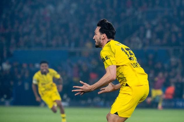 Mats Hummels Borussia Dortmund, 15 celebrates the goal for 0 1, FRA, Paris Saint Germain PSG vs Borussia Dortmund BVB , Football, UEFA Champions League, Semi-final second leg, 2023 2024 season, 07 05 2024 FRA, Paris Saint Germain PSG vs Borussia Dortmund BVB , Football, UEFA Champions League, Semi-final second leg, 2023 2024 season, 07 05 2024 Paris Copyright: xEibner-Pressefoto Memmlerx EP_MMR
