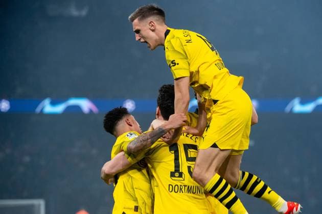 Mats Hummels Borussia Dortmund, 15 , Nico Schlotterbeck Borussia Dortmund, 04 celebrate the goal for 0 1, FRA, Paris Saint Germain PSG vs Borussia Dortmund BVB , Football, UEFA Champions League, Semi-final second leg, 2023 2024 season, 07 05 2024 FRA, Paris Saint Germain PSG vs Borussia Dortmund BVB , Football, UEFA Champions League, Semi-final second leg, 2023 2024 season, 07 05 2024 Paris Copyright: xEibner-Pressefoto Memmlerx EP_MMR