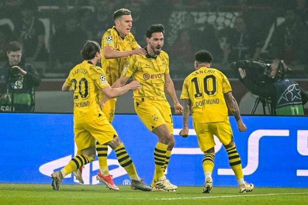 Goal celebration for 0 1 by Mats Hummels 15 Borussia Dortmund , Paris Saint Germain vs Borussia Dortmund, Football, Champions League, Semifinal, 07 05 2024 Paris Nordrhein Westfalen France Copyright: xkolbert-press MarcxNiemeyerx
