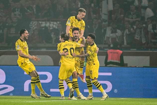 Goal celebration for 0 1 by Mats Hummels 15 Borussia Dortmund , Paris Saint Germain vs Borussia Dortmund, Football, Champions League, Semifinal, 07 05 2024 Paris Nordrhein Westfalen France Copyright: xkolbert-press MarcxNiemeyerx