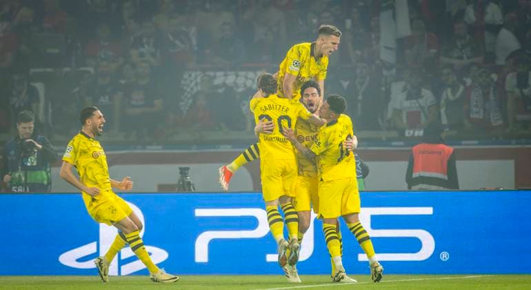 Paris, France 7th May 2024 Goal celebration Emre Can BVB Marcel Sabitzer BVB Nico Schlotterbeck BVB Mats Hummels BVB Jadon Sancho BVB Paris Saint Germain Borussia Dortmund 07 05 2024