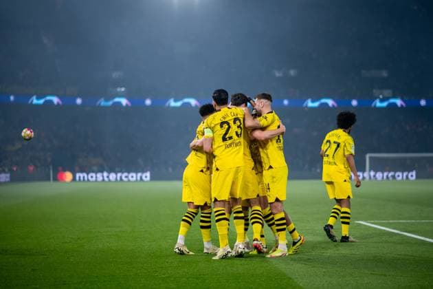 Mats Hummels Borussia Dortmund, 15 , Emre Can Borussia Dortmund, 23 , Niclas Fuellkrug Borussia Dortmund, 14 and team celebrate the goal for 0 1, FRA, Paris Saint Germain PSG vs Borussia Dortmund BVB , Football, UEFA Champions League, Semi-final second leg, 2023 2024 season, 07 05 2024 FRA, Paris Saint Germain PSG vs Borussia Dortmund BVB , Football, UEFA Champions League, Semi-final second leg, 2023 2024 season, 07 05 2024 Paris Copyright: xEibner-Pressefoto Memmlerx EP_MMR