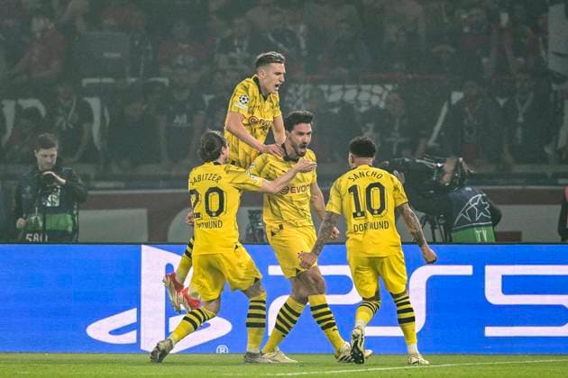 Goal celebration for 0 1 by Mats Hummels 15 Borussia Dortmund , Paris Saint Germain vs Borussia Dortmund, Football, Champions League, Semifinal, 07 05 2024 Paris Nordrhein Westfalen France Copyright: xkolbert-press MarcxNiemeyerx