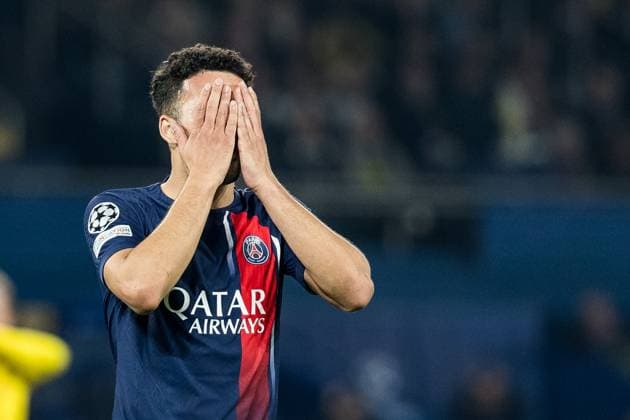 UEFA Champions League FC Paris Saint Germain Borussia Dortmund 07 05 2024 Goncalo Ramos FC Paris Saint Germain, 9 slaps his hands together in front of his face, frustrated UEFA Champions League FC Paris Saint Germain Borussia Dortmund , Paris, Parc des Princes Copyright: xBEAUTIFULxSPORTS Wunderlx