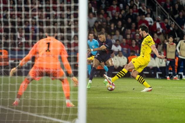 UEFA Champions League FC Paris Saint Germain Borussia Dortmund 07 05 2024 duel Kylian Mbappé FC Paris Saint Germain, 7 , Mats Hummels Borussia Dortmund, 15 UEFA Champions League FC Paris Saint Germain Borussia Dortmund , Paris, Parc des Princes Copyright: xBEAUTIFULxSPORTS Wunderlx