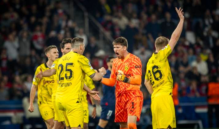 Paris, France 7th May 2024 Niclas Süle BVB Goalkeeper Gregor Kobel BVB Paris Saint Germain Borussia Dortmund 07 05 2024