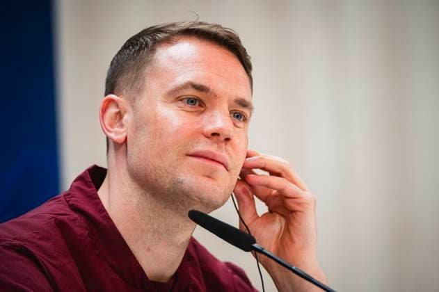 Uefa Champions League 2024: Bayern Munchen Pitch Walk and press conference, PK, Pressekonferenz MADRID, SPAIN - MAY 7: Manuel Neuer of FC Bayern Munchen seen speaking during the Bayern Munchen Pitch Walk and Press Conference ahead of their UEFA Champions League semi-final second leg match against Real Madrid at Estadio Santiago Bernabeu on May 7, 2024 in Madrid, Spain. Madrid Estadio Santiago Bernabeu Madrid Spain Copyright: xAlbertoxGardinx AGardin_20240507_football_Champions_League_Bayern_Press_Conference_436