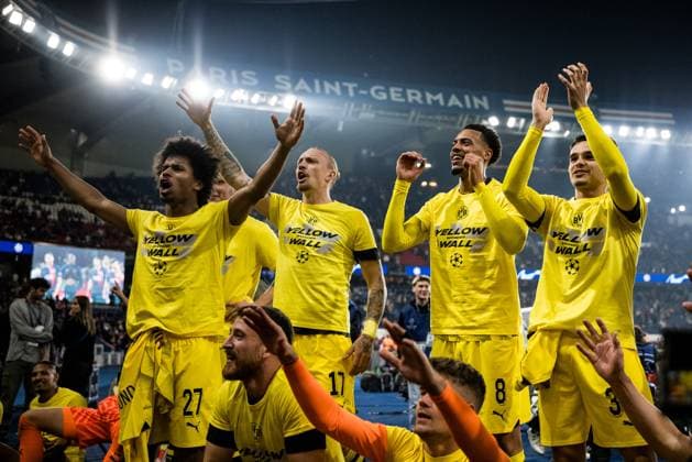 UEFA Champions League FC Paris Saint Germain Borussia Dortmund 07 05 2024 Borussia Dortmund celebrate after reaching the final Karim Adeyemi Borussia Dortmund, 27 , Marius Wolf Borussia Dortmund, 17 , Felix Nmecha Borussia Dortmund, 8 , Kjell Arik Wätjen Borussia Dortmund, 38 Salih Özcan Borussia Dortmund, 6 , Alexander Meyer Borussia Dortmund, 33 UEFA Champions League FC Paris Saint Germain Borussia Dortmund , Paris, Parc des Princes Copyright: xBEAUTIFULxSPORTS Wunderlx