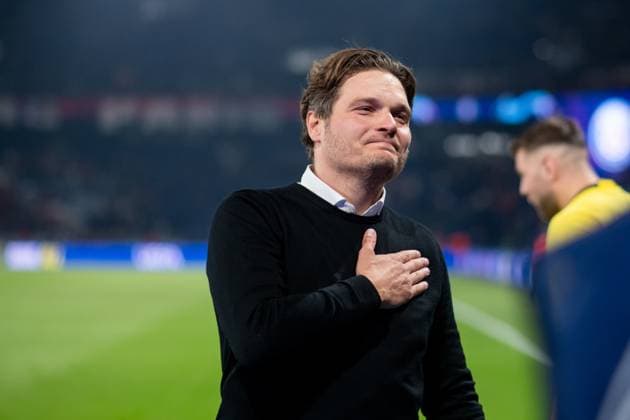 Edin Terzic Borussia Dortmund, Coach cheers with the fans about the victory and entry into the final in London, FRA, Paris Saint Germain PSG vs Borussia Dortmund BVB , Football, UEFA Champions League, Semi-final second leg, 2023 2024 season, 07 05 2024 FRA, Paris Saint Germain PSG vs Borussia Dortmund BVB , Football, UEFA Champions League, Semi-final second leg, 2023 2024 season, 07 05 2024 Paris Copyright: xEibner-Pressefoto Memmlerx EP_MMR