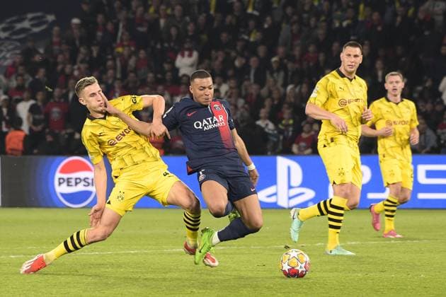 Kylian Mbappe (PSG) vs Nico Schlotterbeck (Borussia Dortmund) FOOTBALL : Paris Saint Germain Vs Borussia Dortmund - Ligue des Champions - 07 05 2024 MichaelBaucher Panoramic 
