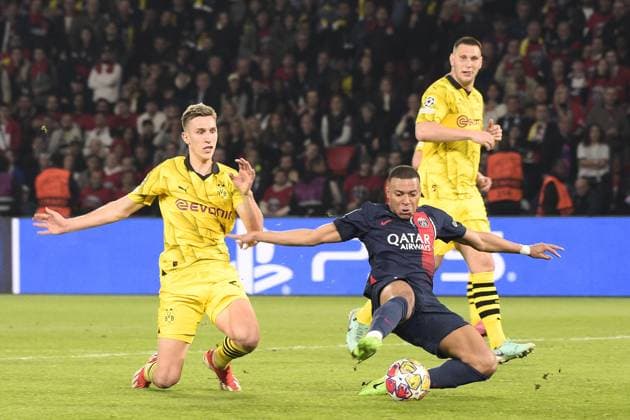 Kylian Mbappe (PSG) vs Nico Schlotterbeck (Borussia Dortmund) FOOTBALL : Paris Saint Germain Vs Borussia Dortmund - Ligue des Champions - 07 05 2024 MichaelBaucher Panoramic 