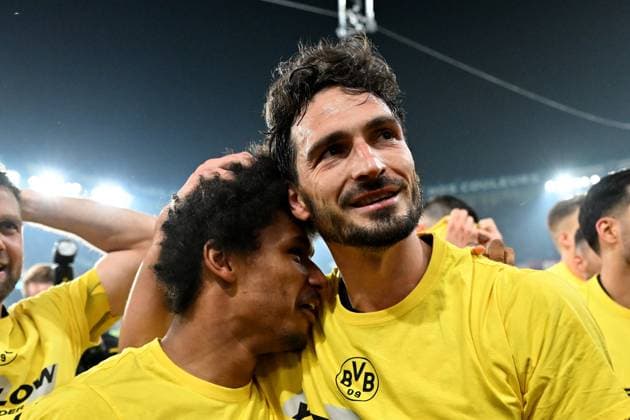 07 05 2024, xjrdrx, Soccer UEFA Champions League, Paris St Germain Borussia Dortmund emspor, v l jubilation over the victory and the entry into the final of the Champions League at Borussia Dortmund Karim Adeyemi Borussia Dortmund Mats Hummels Borussia Dortmund DFL DFB REGULATIONS PROHIBIT ANY USE OF PHOTOGRAPHS as IMAGE SEQUENCES and or QUASI VIDEO Paris