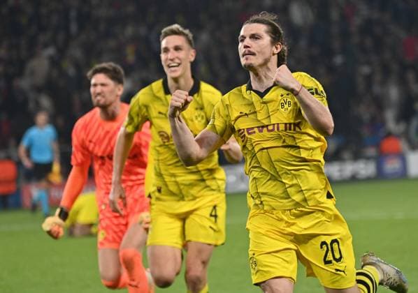 07 05 2024, xjrdrx, Football UEFA Champions League, Paris St Germain Borussia Dortmund emspor, v l Gregor Knobel Borussia Dortmund , Nico Schlotterbeck Borussia Dortmund , Marcel Sabitzer Borussia Dortmund jubeln jubiliert nach Spielende celebrate at the end of the match DFL DFB REGULATIONS PROHIBIT ANY USE OF PHOTOGRAPHS as IMAGE SEQUENCES and or QUASI VIDEO Paris