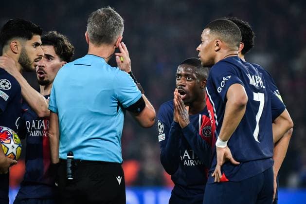 Champions League PSG vs Borussia Dortmund FA Paris Saint-Germain?s forward Ousmane Dembele (C) protests against referee?s decision during the UEFA Champions League semi-final football match between Paris Saint-Germain and Borussia Dortmund at the Parc des Princes stadium in Paris on May 7, 2024. Photo by Firas Abdullah ABACAPRESS.COM  Copyright: xAbdullahxFiras ABACAx