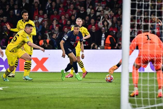Champions League PSG vs Borussia Dortmund FA Paris Saint-Germain?s forward Kylian Mbappe runs with the ball during the UEFA Champions League semi-final football match between Paris Saint-Germain and Borussia Dortmund at the Parc des Princes stadium in Paris on May 7, 2024. Photo by Firas Abdullah ABACAPRESS.COM  Copyright: xAbdullahxFiras ABACAx