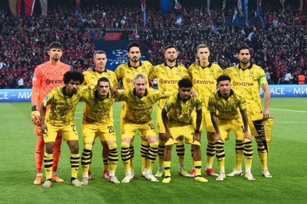 Borussia Dortmund team pose before the UEFA Champions League match between Paris Saint Germain and Borussia Dortmund at Parc Des Princes on May 07, 2024 in Paris, France. ( Photo by federico pestellini panoramic ) - FOOTBALL : PSG vs Borussia Dortmund - Ligue des Champions - 07 05 2024 FedericoPestellini Panoramic 