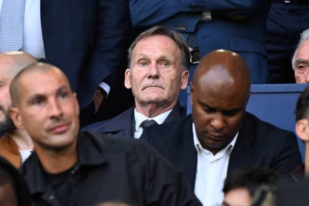 Hans Joachim Watzke ( president Borussia Dortmund ) attends the UEFA Champions League match between Paris Saint Germain and Borussia Dortmund at Parc Des Princes on May 07, 2024 in Paris, France. ( Photo by federico pestellini panoramic ) - CELEBRITES : PSG vs Borussia Dortmund - Ligue des Champions - 07 05 2024 FedericoPestellini Panoramic 