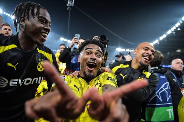 Champions League Borussia Dortmund celebrates its win over PSG FA Borussia Dortmund?s defender Ian Maatsen celebrates the win over Paris Saint-Germain at the end of the UEFA Champions League semi-final football match at the Parc des Princes stadium in Paris on May 7, 2024. Photo by Firas Abdullah ABACAPRESS.COM  Copyright: xAbdullahxFiras ABACAx