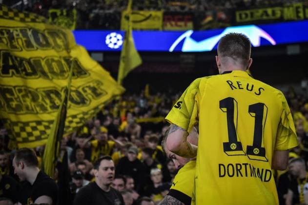 Champions League Borussia Dortmund celebrates its win over PSG FA Borussia Dortmund?s midfielder Marco Reus celebrates the win over Paris Saint-Germain at the end of the UEFA Champions League semi-final football match at the Parc des Princes stadium in Paris on May 7, 2024. Photo by Firas Abdullah ABACAPRESS.COM  Copyright: xAbdullahxFiras ABACAx