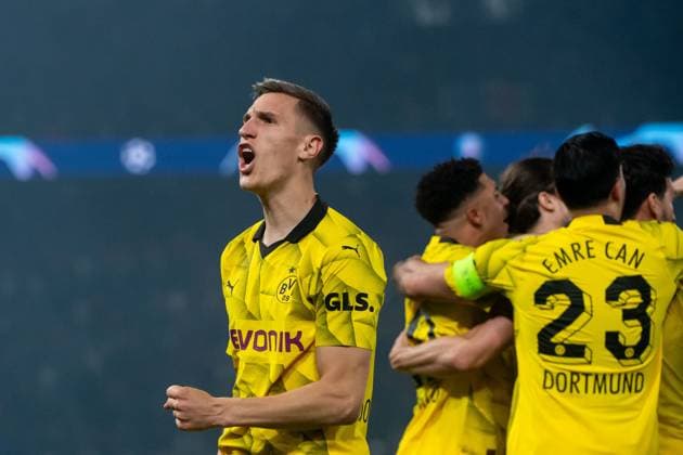 Nico Schlotterbeck Borussia Dortmund, 04 and team celebrate the goal for 0 1, FRA, Paris Saint Germain PSG vs Borussia Dortmund BVB , Football, UEFA Champions League, Semi-final second leg, 2023 2024 season, 07 05 2024 FRA, Paris Saint Germain PSG vs Borussia Dortmund BVB , Football, UEFA Champions League, Semi-final second leg, 2023 2024 season, 07 05 2024 Paris Copyright: xEibner-Pressefoto Memmlerx EP_MMR