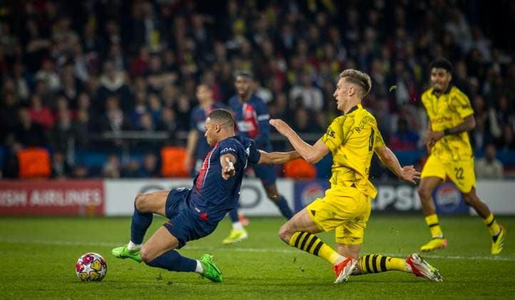 Paris, France 7th May 2024 Kylian Mbappe Paris Nico Schlotterbeck BVB Paris Saint Germain Borussia Dortmund 07 05 2024