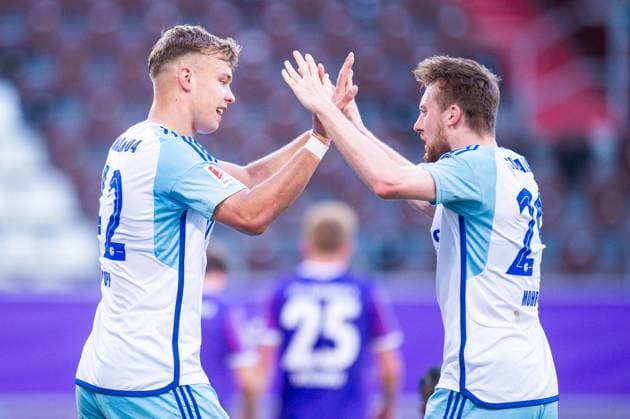 07 05 2024 Soccer, 2023 2024, 2 Bundesliga, Matchday 32, VfL Osnabrück FC Schalke 04 L R Keke Topp Schalke celebrates after his goal to 0 4 with Tobias Mohr Schalke DFL REGULATIONS PROHIBIT ANY USE OF PHOTOGRAPHS AS IMAGE SEQUENCES AND OR QUASI VIDEO