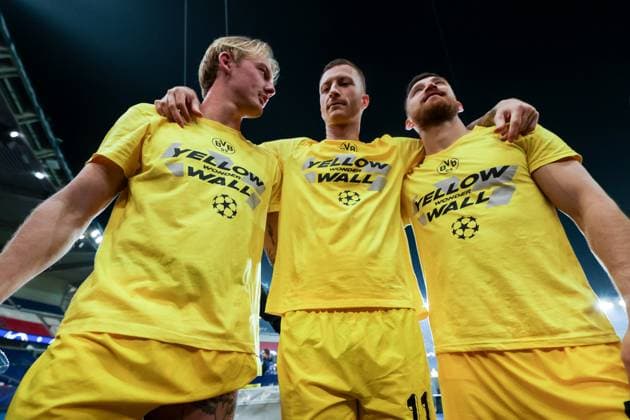 07 05 2024, Football, 2023 2024 season, UEFA Champions League, semi-final, Paris Saint Germain Borussia Dortmund, f l Julian Brandt Borussia Dortmund , Marco Reus Borussia Dortmund , Salih Özcan Borussia Dortmund celebrate reaching the final, Paris Parc de Princes Paris France xRHR PHOTO DEx Copyright: DennisxEwert RHR-FOTOx RHR-FOTO DE