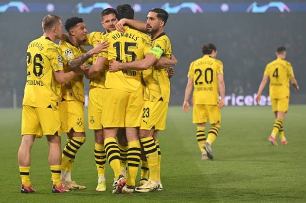 Paris, Parc des Princes, 07 05 24, GER, Men, UEFA Champions League, Semi-final, Season 2023 2024, Paris Saint Germain Borussia Dortmund Picture Mats HUMMELS Dortmund cheers after his goal to 0 1 Only for editorial use UEFA regulations prohibit any use of photographs as image sequences and or quasi video France