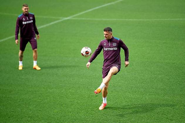 LEVERKUSEN, GERMANY - 8 MAY, 2024: Granit Xhaka Pre match UEFA Europa League practice FC Bayer 04 Leverkusen at BayArena  Copyright: xVitaliixKliuiev(Vitleo),xVITALIIxKLIUIEVx