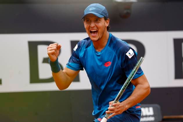 May 8, 2024, Rome, ITALY: Luciano Darderi of Italy in action during his men s singles 1st round match against Denis Shapovalov of Canada (not pictured) at the Italian Open tennis tournament in Rome, Italy, 08 May 2024 ANSA FABIO FRUSTACI Italian Open tennis tournament  - ZUMAa110 20240508_zaf_a110_007 Copyright: xFabioxFrustacix