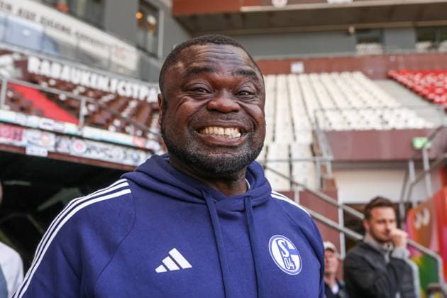 07 05 2024, Football, Season 2023 2024, 2 Bundesliga, Matchday 32, VfL Osnabrück FC Schalke 04, Team manager Gerald Asamoah FC Schalke 04 Hamburg Stadion am Millerntor Hamburg Germany xRHR PHOTO TRx Copyright: TimxRehbein RHR-FOTOx RHR-FOTO TR