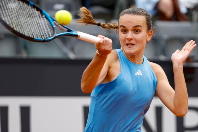 May 8, 2024, Rome, ITALY: Clara Burel of France in action during her women s singles 1st round match against Naomi Osaka of Japan (not pictured) at the Italian Open tennis tournament in Rome, Italy, 08 May 2024 ANSA FABIO FRUSTACI Italian Open tennis tournament  - ZUMAa110 20240508_zaf_a110_033 Copyright: xFabioxFrustacix