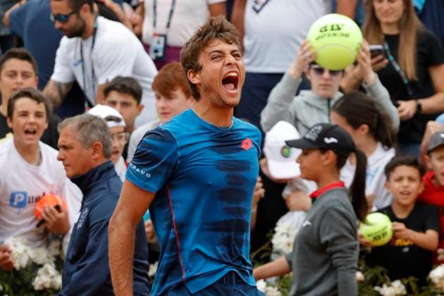 May 8, 2024, Rome, Lazio, Italy: Flavio Cobolli (ITA) celebrates after win the first round match against Maximilian Marterer (GER) on day three of the Internazionali BNL D Italia 2024 at Foro Italico on May 08, 2024 in Rome, Italy. Rome Italy - ZUMAl131 20240508_zsp_l131_055 Copyright: xCiroxDexLucax