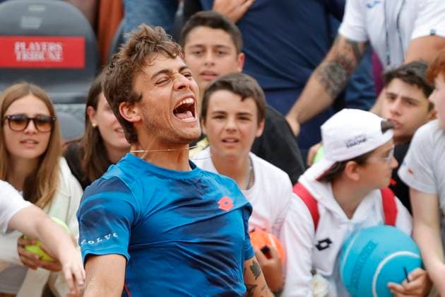 Internazionali BNL D Italia 2024 - Day Three Flavio Cobolli is celebrating after winning his first-round match against Maximilian Marterer on day three of the Internazionali BNL D Italia at Foro Italico in Rome, Italy, on May 8, 2024. Roma Lazio Italy  Copyright: xCiroxDexLucax originalFilename:deluca-internaz240508_npjbs.jpg