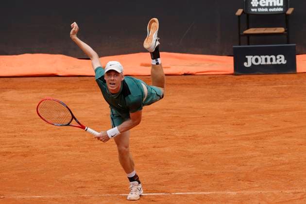 Internazionali BNL D Italia 2024 - Day Three Denis Shapovalov of Canada is playing against Luciano Darderi of Italy during the first round match on day three of the Internazionali BNL D Italia 2024 at Foro Italico in Rome, Italy, on May 8, 2024. Rome Lazio Italy  Copyright: xCiroxDexLucax originalFilename:deluca-internaz240508_npvaV.jpg