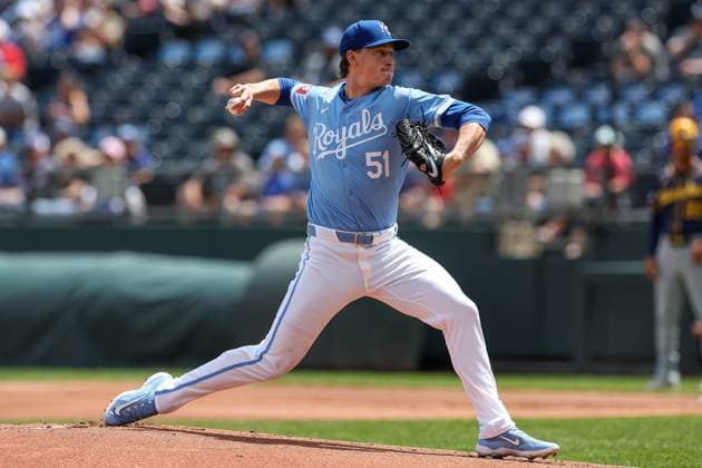 May 8, 2024: Kansas City Royals starting pitcher Brady Singer (51) delivers a pitch during the first inning against the Milwaukee Brewers at Kauffman Stadium in Kansas City, MO. CSM - ZUMAc04_ 20240508_zma_c04_005 Copyright: xDavidxSmithx