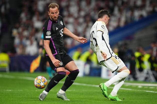 ESP: Real Madrid v FC Bayern Munchen. UEFA Champions League match. Semi-finals Harry Kane of Bayern Munchen and Fede Valverde of Real Madrid during the UEFA Champions League match, Semi-finals, 2nd leg, between Real Madrid and FC Bayern Munchen played at Santiago Bernabeu Stadium on May 8, 2024 in Madrid Spain. kpng Copyright: xSergioxRuizx xPRESSINPHOTOx PS_240508_008