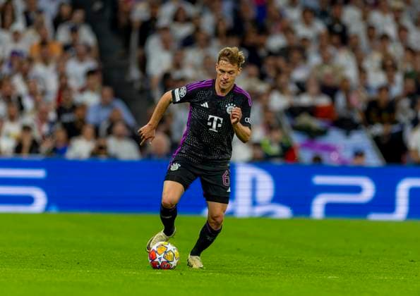 08 05 2024, Football UEFA Champions League 2023 2024 semi-final, Real Madrid FC Bayern Munich, at the Estadio Santiago Bernabeu, Madrid, Joshua Kimmich FC Bayern Munich on the ball