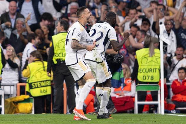 Joselu of Real Madrid celebrates scoring the goal for their side with their teammates to make it 2-1 Real Madrid v Bayern Munich, UEFA Champions League, Semi-Final, Football, Santiago Bernabeu Stadium, Madrid, Spain - 08 May 2024  Copyright: xRubenxAlbarran Shutterstockx 14469131bo