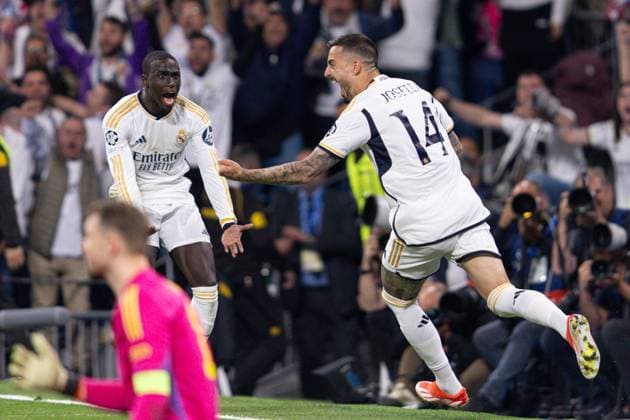 Joselu of Real Madrid celebrates scoring the goal for their side with their teammates to make it 2-1 Real Madrid v Bayern Munich, UEFA Champions League, Semi-Final, Football, Santiago Bernabeu Stadium, Madrid, Spain - 08 May 2024  Copyright: xRubenxAlbarran Shutterstockx 14469131bn
