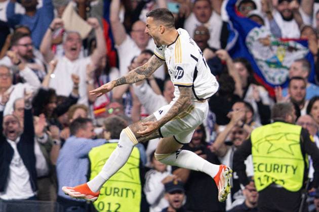 Joselu of Real Madrid celebrates scoring the goal for their side with their teammates to make it 2-1 Real Madrid v Bayern Munich, UEFA Champions League, Semi-Final, Football, Santiago Bernabeu Stadium, Madrid, Spain - 08 May 2024  Copyright: xRubenxAlbarran Shutterstockx 14469131bh