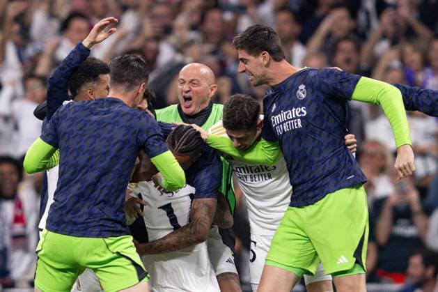 Joselu of Real Madrid celebrates scoring the goal for their side with their teammates to make it 2-1 Real Madrid v Bayern Munich, UEFA Champions League, Semi-Final, Football, Santiago Bernabeu Stadium, Madrid, Spain - 08 May 2024  Copyright: xRubenxAlbarran Shutterstockx 14469131co